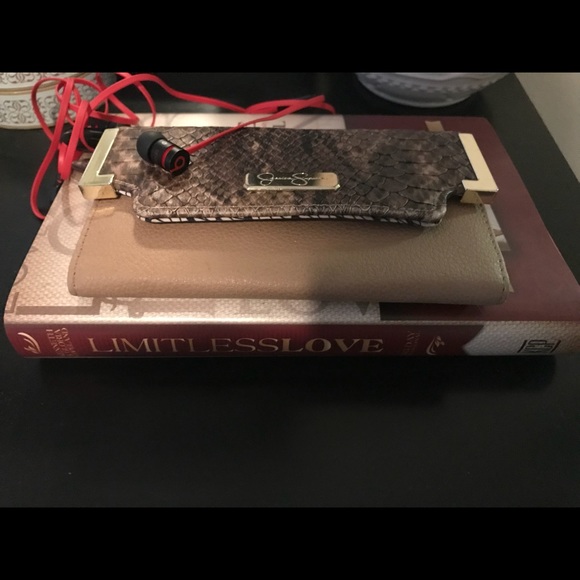 Jessica Simpson Wallet - Picture 2 of 5